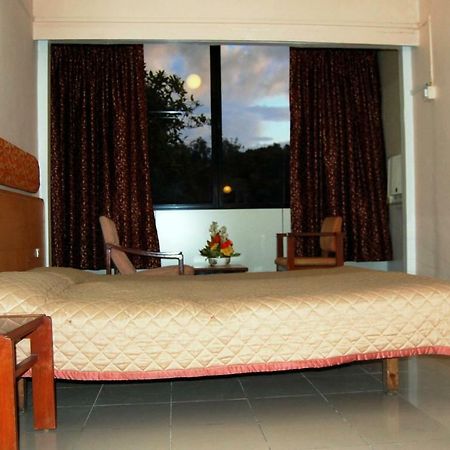 โรงแรม รวิรัช ปูเน่ ภายนอก รูปภาพ